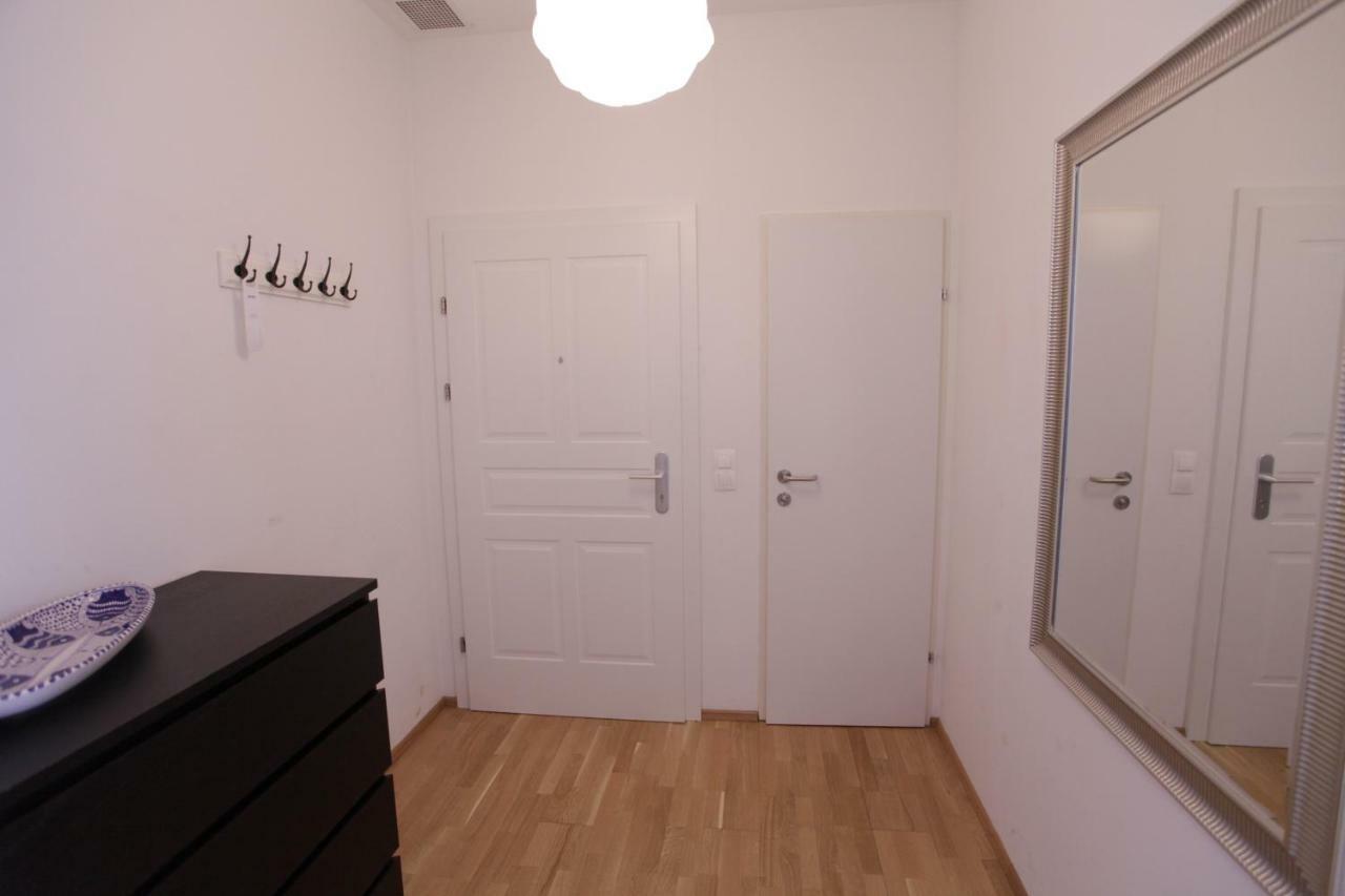 וינה Casa Nostra - Ruhige Stadtwohnung Mit Balkon מראה חיצוני תמונה